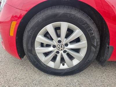 2018 Volkswagen Beetle 2.0T S
